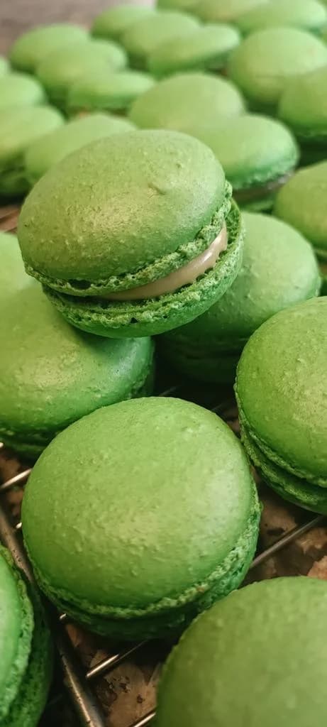 Assortiment de macarons colorés Aux Délices Lorraines
